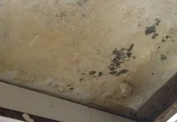 香河阳台漏水维修公司分享下香河卫生间渗水维修需要注意哪些问题。
